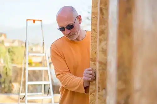 Blocs manuportables isolés en paille