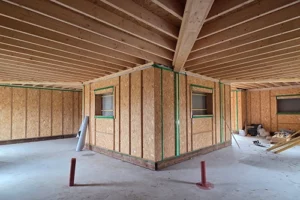 maison en chantier en paille contemporaine