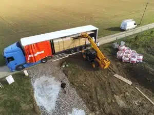 Transport et livraison sur chantier maison blokiwood en kit