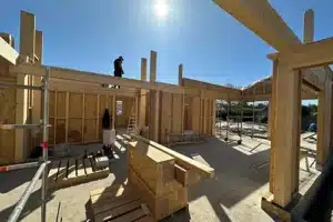 Mur porteur isolé fibre de bois chantier sur mesure