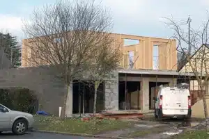 chantier de surélévation blokiwood sur existant béton