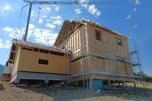 Maison su pilotis en cours de construction