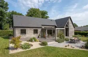 Construction maison bois Yvelines Rambouillet toit pentu bardage bois