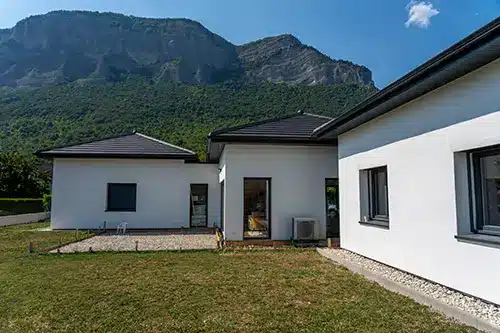Construction d'une maison ossature bois Blokiwood dans la vallée du Grésivaudan