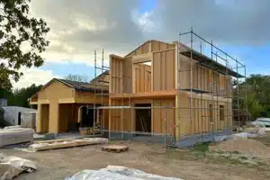 Chantier maison bois en cours de construction loiret St Jean de la Ruelle