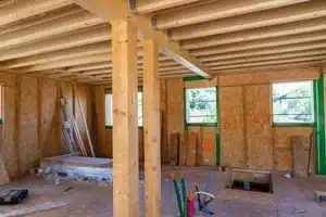 Blokiwood isolé avec paille hachée